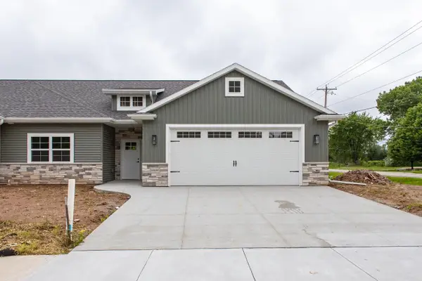 N9095 SOUTHTOWNE DRIVE, Menasha, WI 54952
