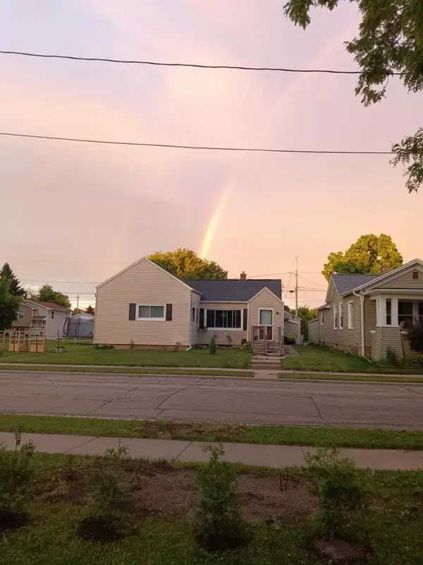 520 PLEASANT STREET, Oshkosh, WI 54901