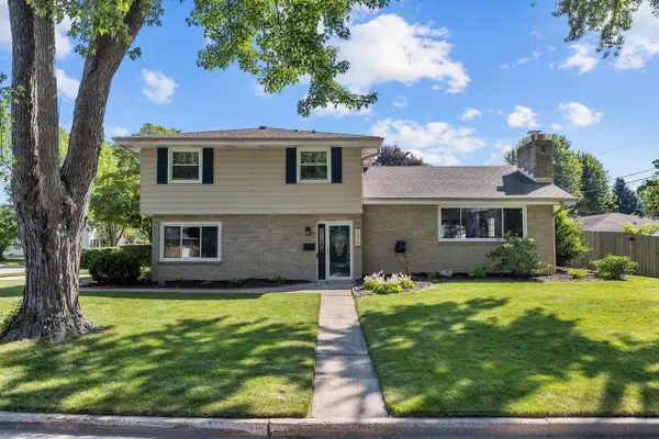 1420 S RIVERDALE DRIVE, Appleton, WI 54914