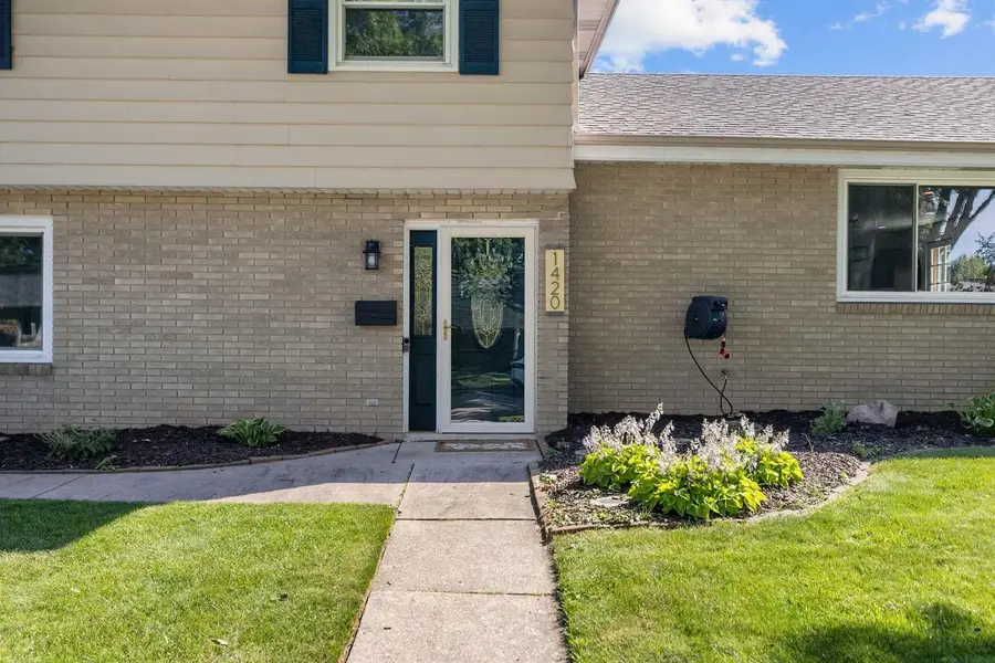 1420 S RIVERDALE DRIVE, Appleton, WI 54914 - #3