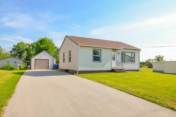 335 E CEDAR STREET, Pulaski, WI 54162