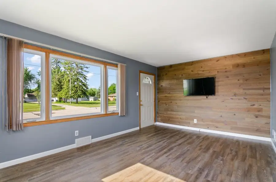 335 E CEDAR STREET, Pulaski, WI 54162 - #3