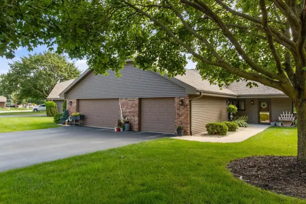 91 SPENCER VILLAGE COURT, Appleton, WI 54914