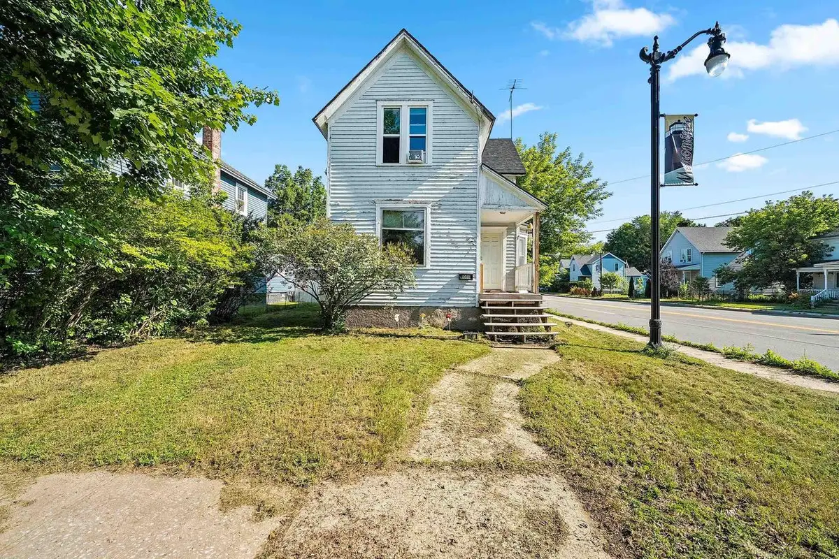 1000 17TH AVENUE, Menominee, MI 49858 - #1