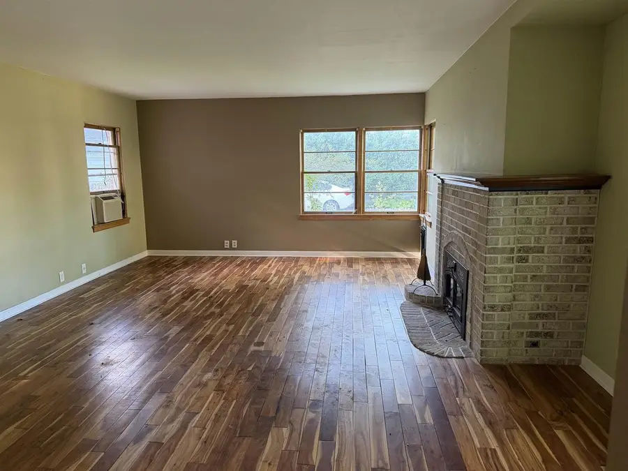 822 EVANS STREET, Oshkosh, WI 54901 - #3