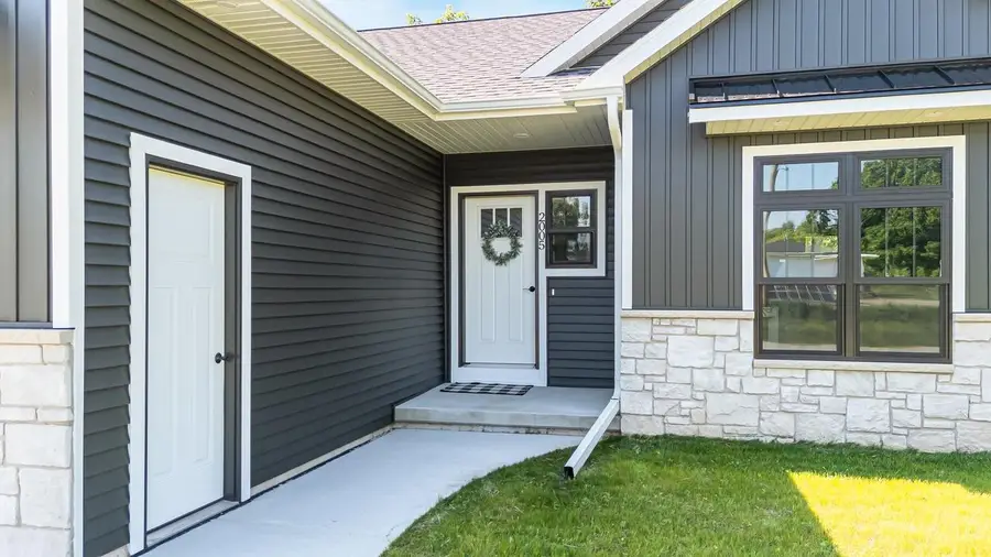 2005 E RIDGE HAVEN LANE, Appleton, WI 54913 - #2