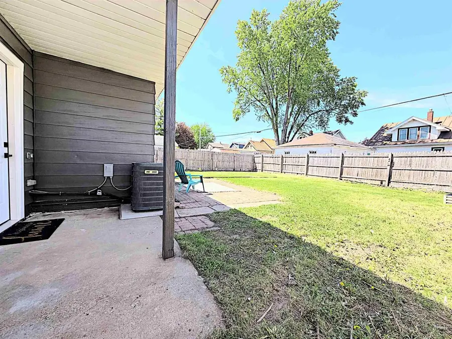 1122 TYLER AVENUE, Oshkosh, WI 54902 - #2
