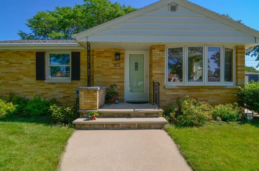 613 CLOVER LANE, Green Bay, WI 54301 - #2