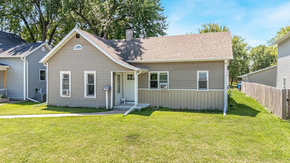 113 W 4TH STREET, Kaukauna, WI 54130 - #1