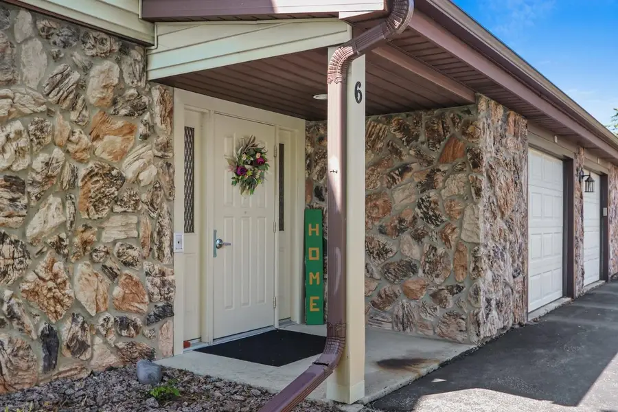1820 RIDGEWAY DRIVE  #61A, De Pere, WI 54115 - #2