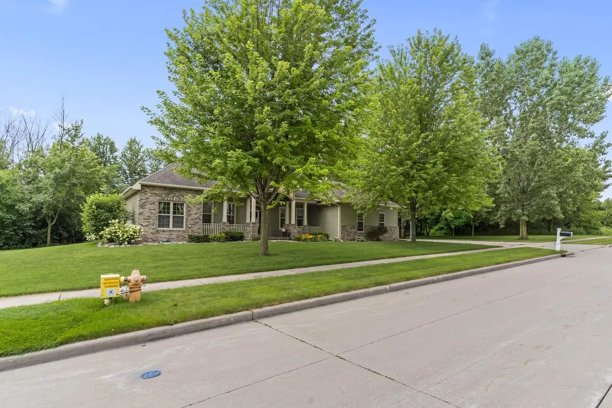 1055 ZACHER DRIVE, Oshkosh, WI 54901 - #1
