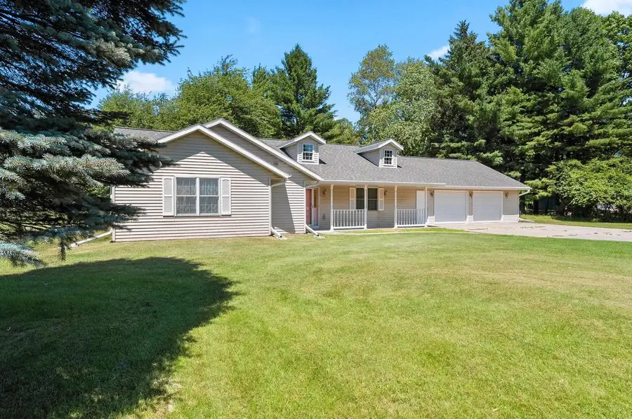 429 JACKSON STREET, Oconto, WI 54153 - #2