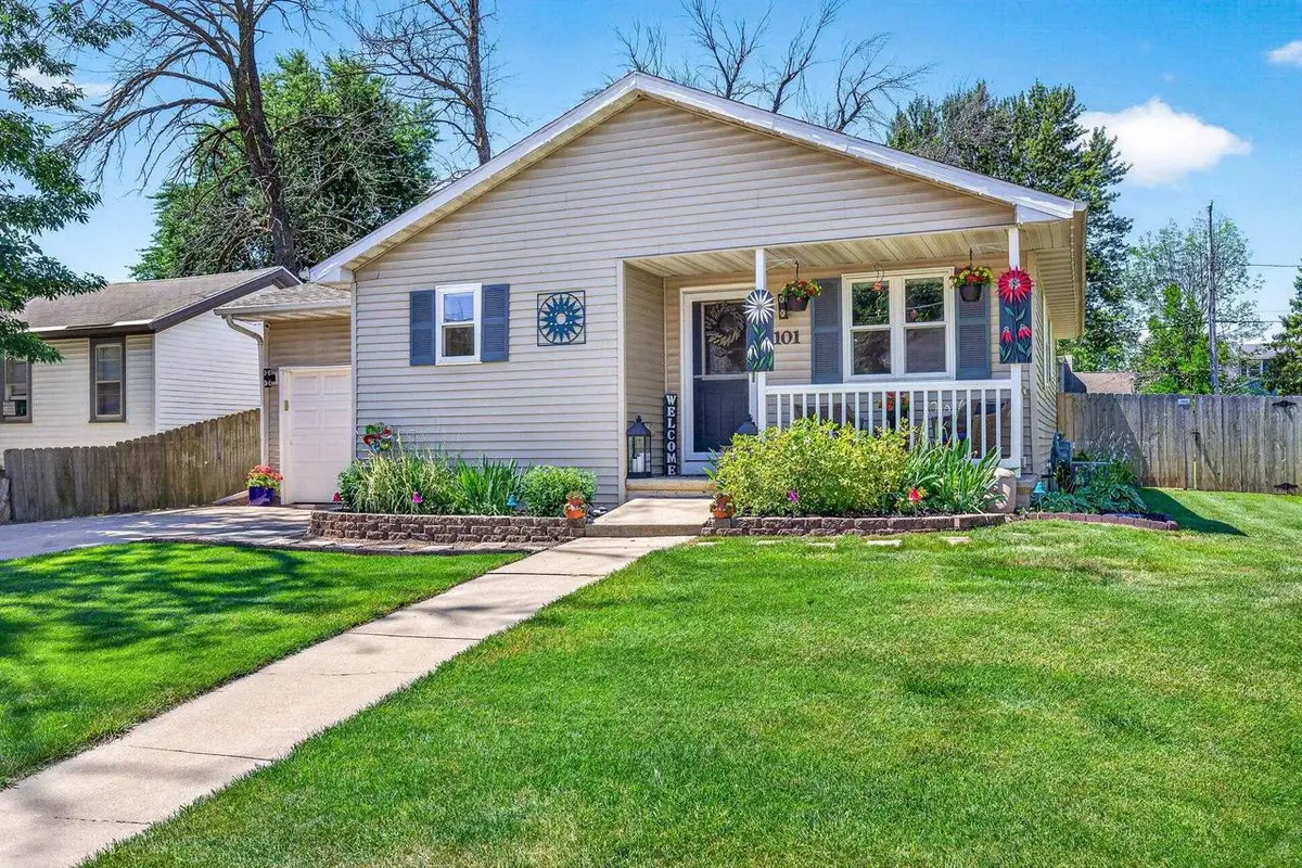 101 S LAKE STREET, Neenah, WI 54956 - #1