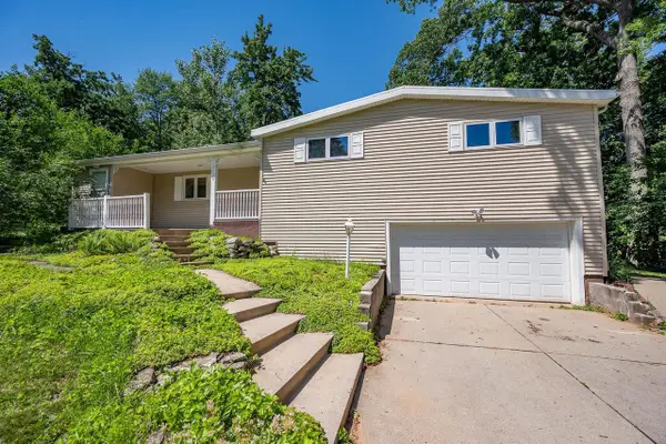 2730 OAKWOOD DRIVE, Green Bay, WI 54304