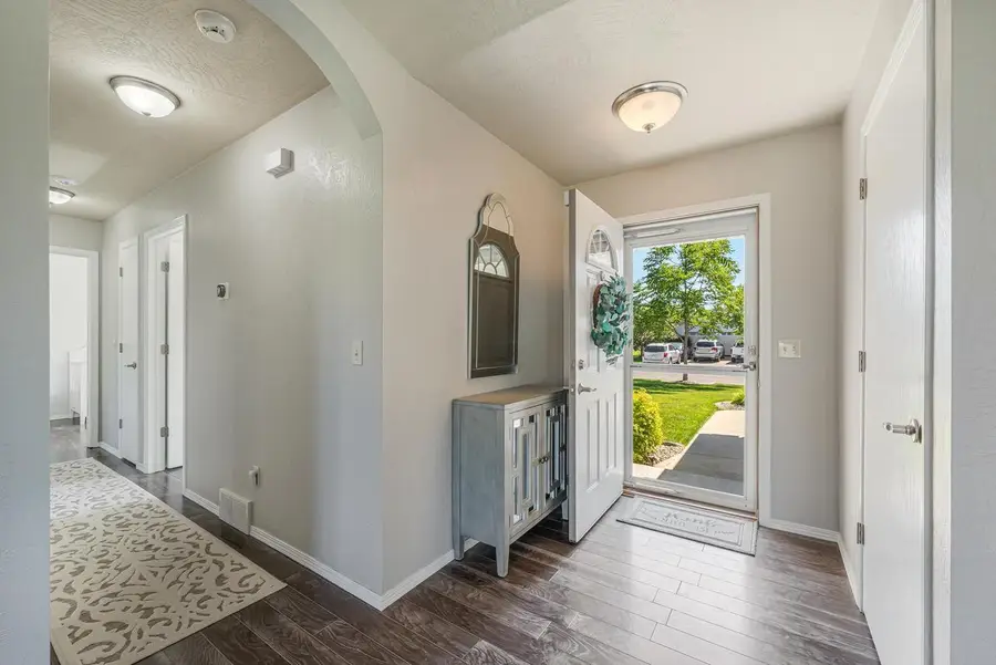 1028 DURHAM LANE, Menasha, WI 54952 - #3
