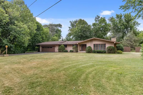 W6425 LAKEVIEW COURT, Menasha, WI 54952