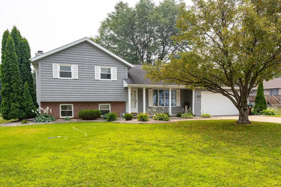 3123 W HIAWATHA DRIVE, Appleton, WI 54914 - #2