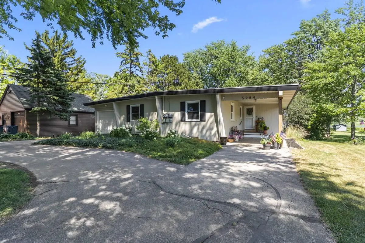 5984 LAKE ROAD, Oshkosh, WI 54902 - #1