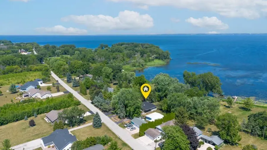 5984 LAKE ROAD, Oshkosh, WI 54902 - #3