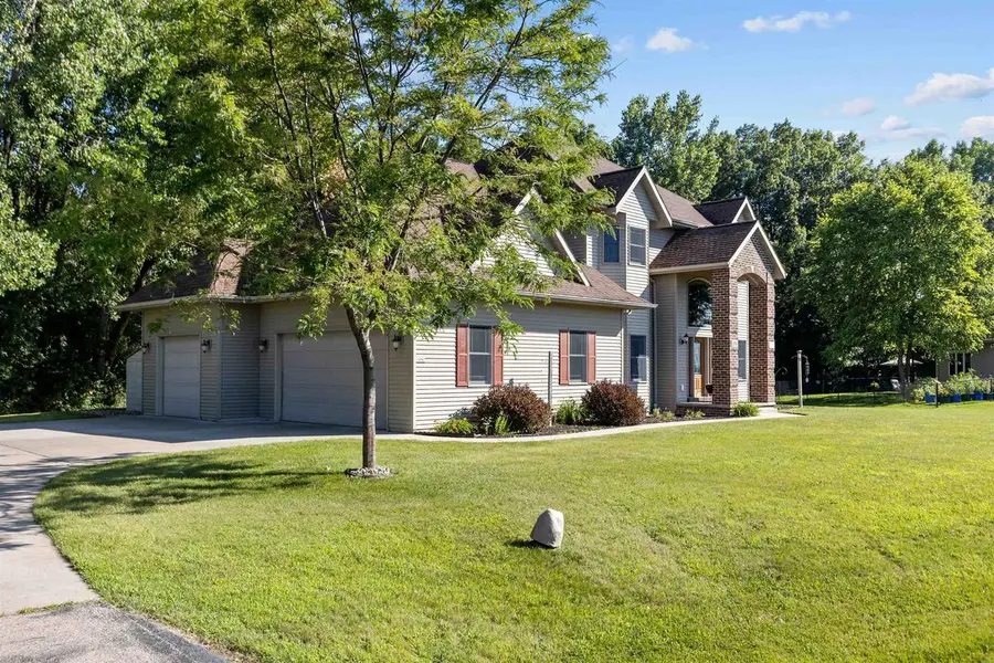 1570 MCINTOSH COURT, Oshkosh, WI 54904 - #2