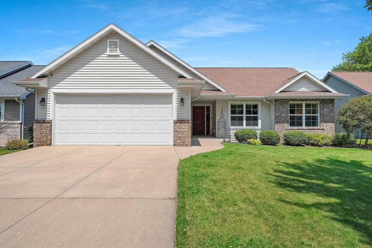 2744 W COMMONWEALTH COURT, Appleton, WI 54914 - #1