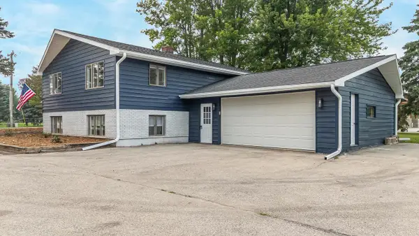 3722 N CASALOMA DRIVE, Appleton, WI 54913