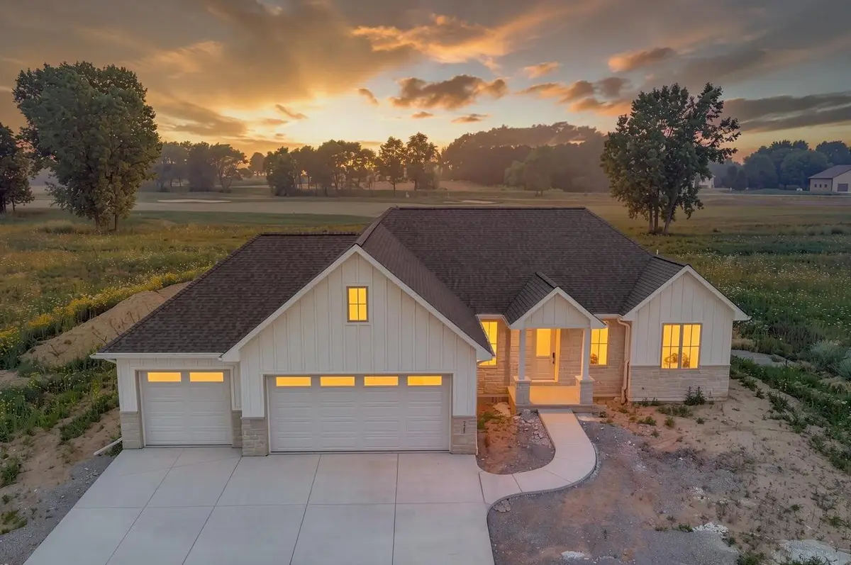 728 ROYAL ST PATS DRIVE, Wrightstown, WI 54180 - #1