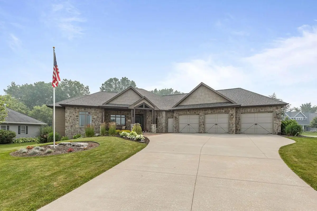 1835 PRESIDENTIAL DRIVE, Neenah, WI 54956 - #1