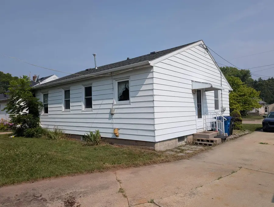 415 W 19TH AVENUE, Oshkosh, WI 54902 - #3