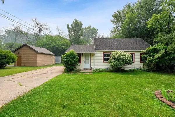 1221 MANITOWOC ROAD, Menasha, WI 54952
