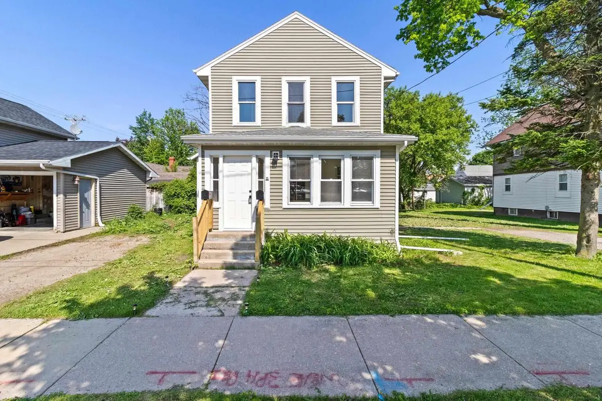 714 N BATEMAN STREET, Appleton, WI 54911 - #1