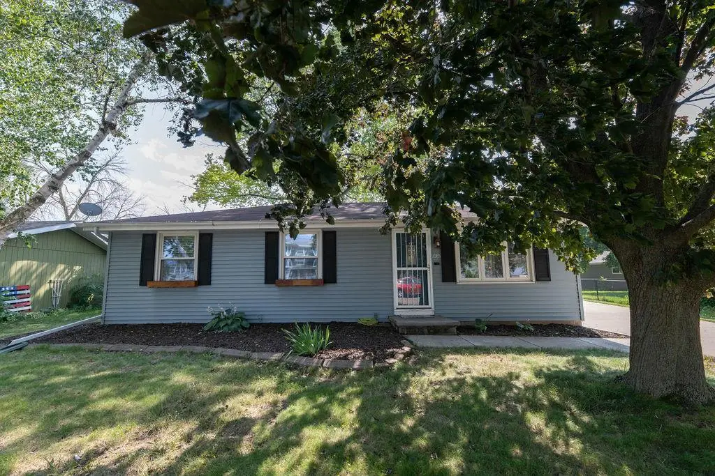 1085 CUMBERLAND TRAIL, Oshkosh, WI 54904 - #1