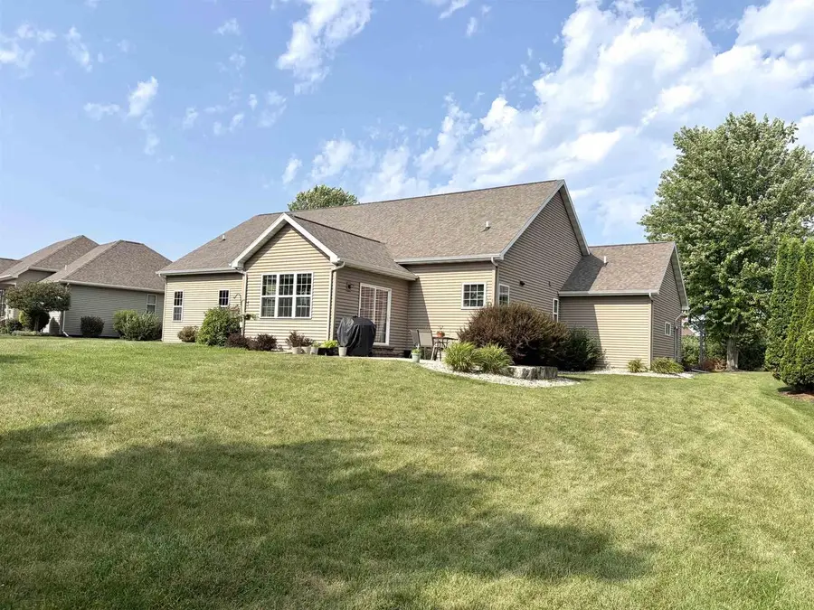 2701 E GLENHURST LANE, Appleton, WI 54913 - #2