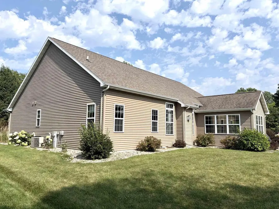 2701 E GLENHURST LANE, Appleton, WI 54913 - #3