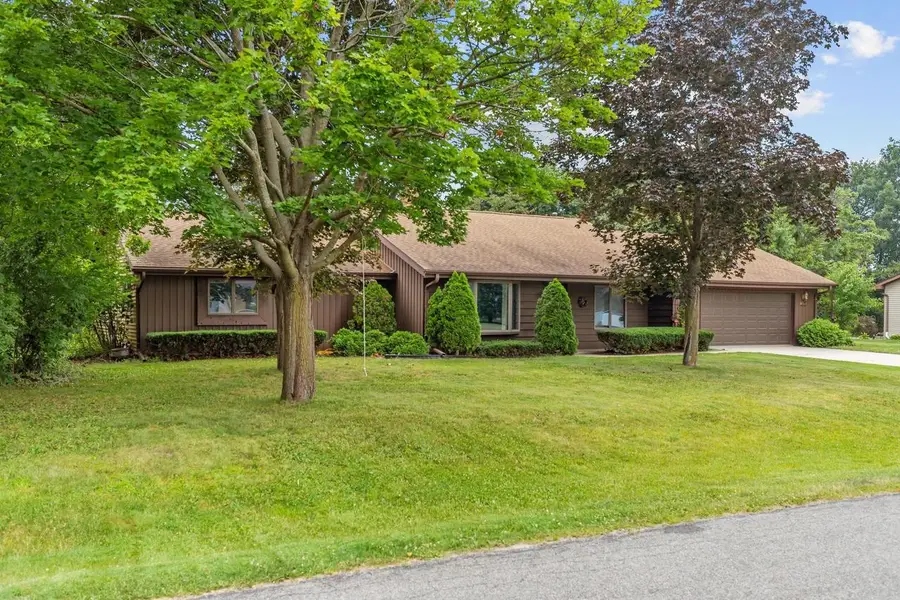 301 OAK MANOR DRIVE, Oshkosh, WI 54904 - #2