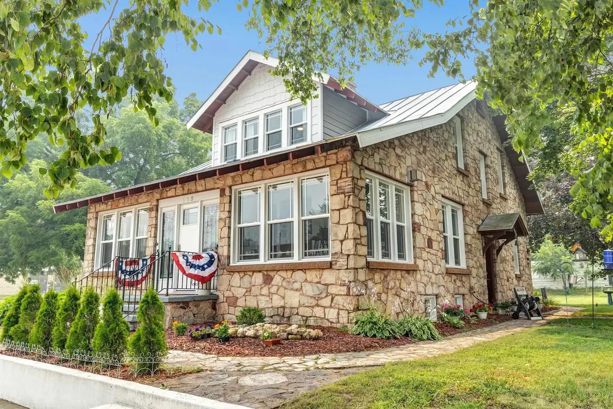 109 E WISCONSIN STREET, Weyauwega, WI 54983 - #1