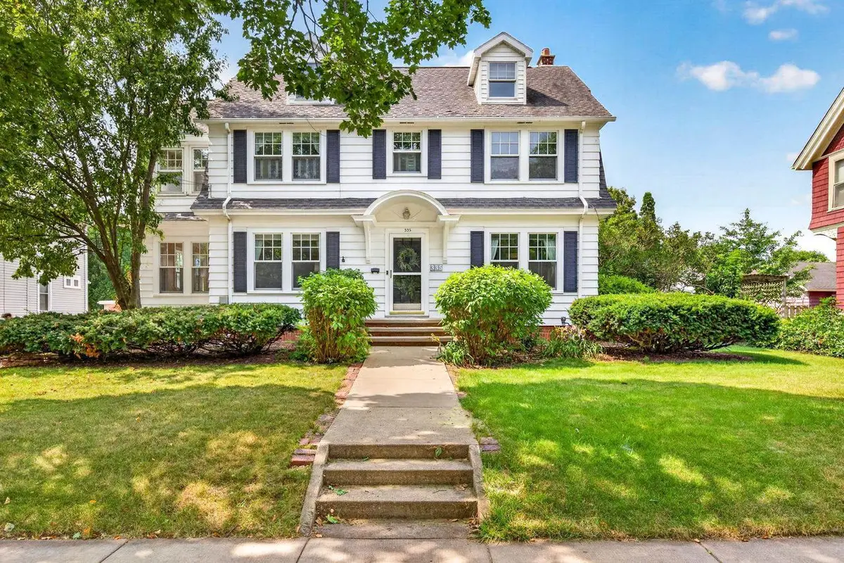 335 E WISCONSIN AVENUE, Neenah, WI 54956 - #1