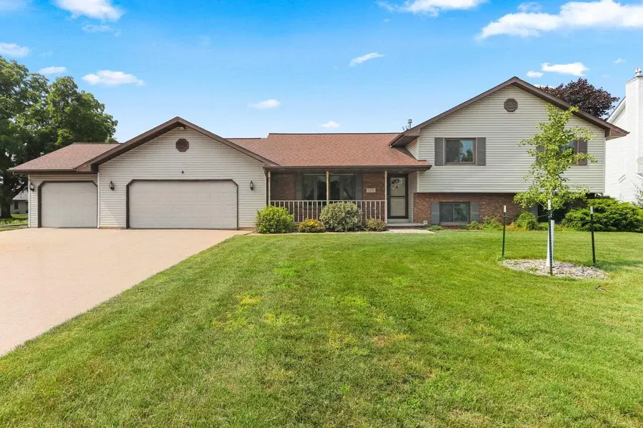 1320 ORCHARD COURT, Neenah, WI 54956 - #2