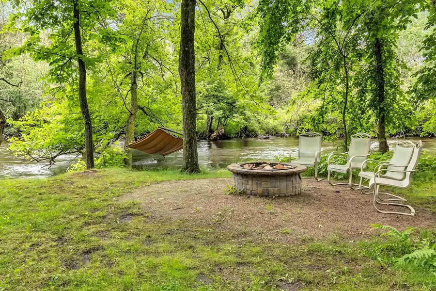 E2400 LAMPLIGHTER LANE, Waupaca, WI 54981 - #3