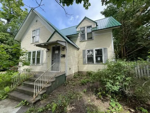 52 N MAIN STREET, Clintonville, WI 54929