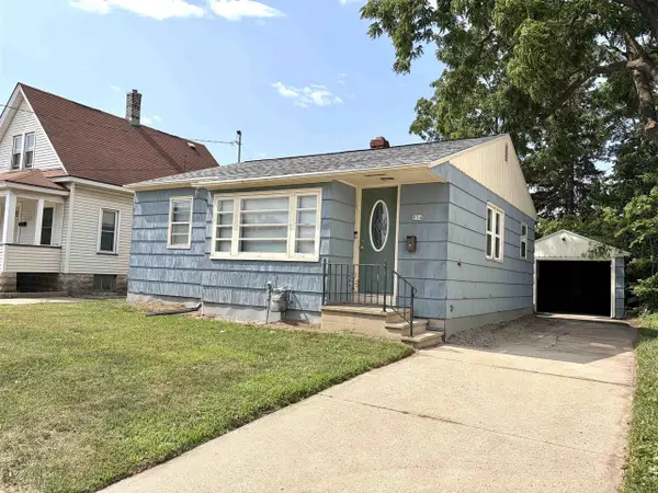804 JOHN AVENUE, Oshkosh, WI 54901