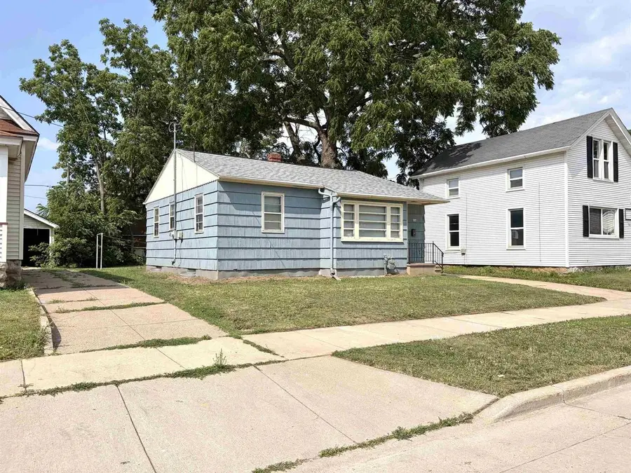 804 JOHN AVENUE, Oshkosh, WI 54901 - #2