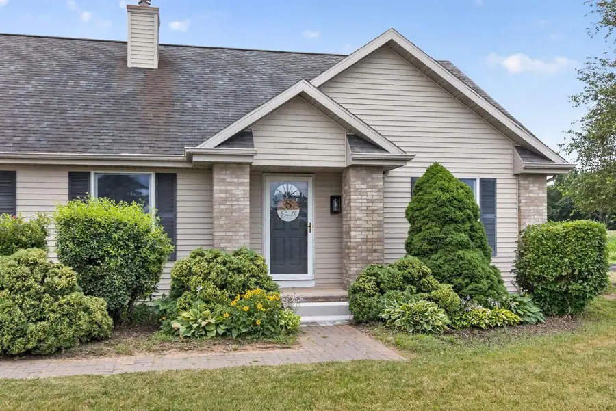 7265 COUNTY RD D, Omro, WI 54963 - #2