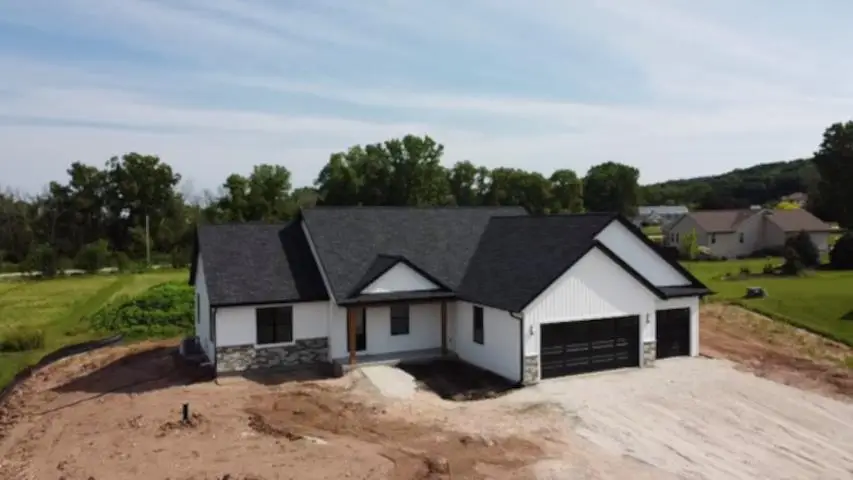 565 GUNDERSON DRIVE, Portage, WI 53901 - #3