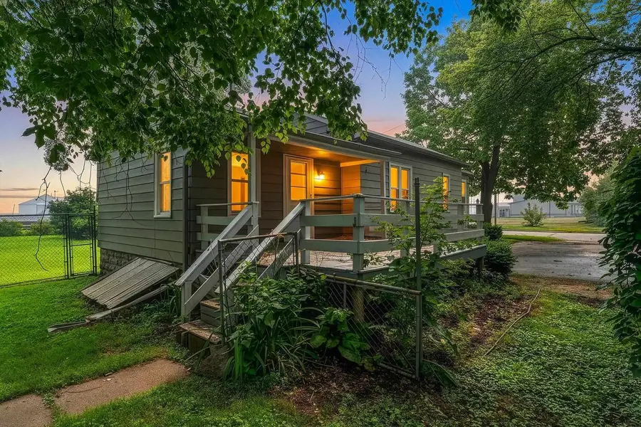 1023 N CHESTNUT AVENUE, Green Bay, WI 54303 - #2