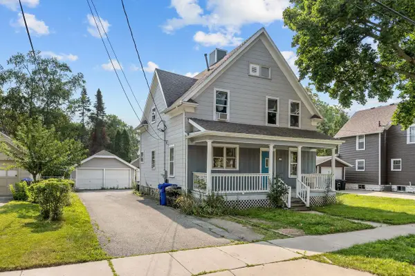 1412 N DURKEE STREET, Appleton, WI 54911