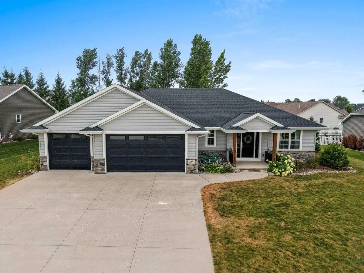 615 DIVERSITY DRIVE, De Pere, WI 54115 - #1