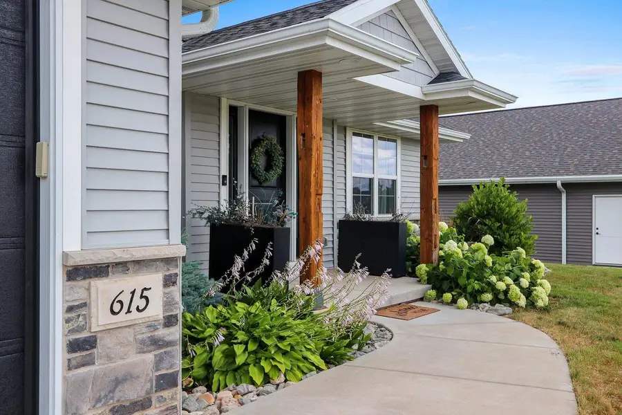 615 DIVERSITY DRIVE, De Pere, WI 54115 - #2