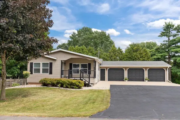 644 S MILL STREET, Hortonville, WI 54944