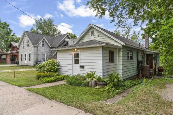 215 N DIVISION STREET, Waupaca, WI 54981